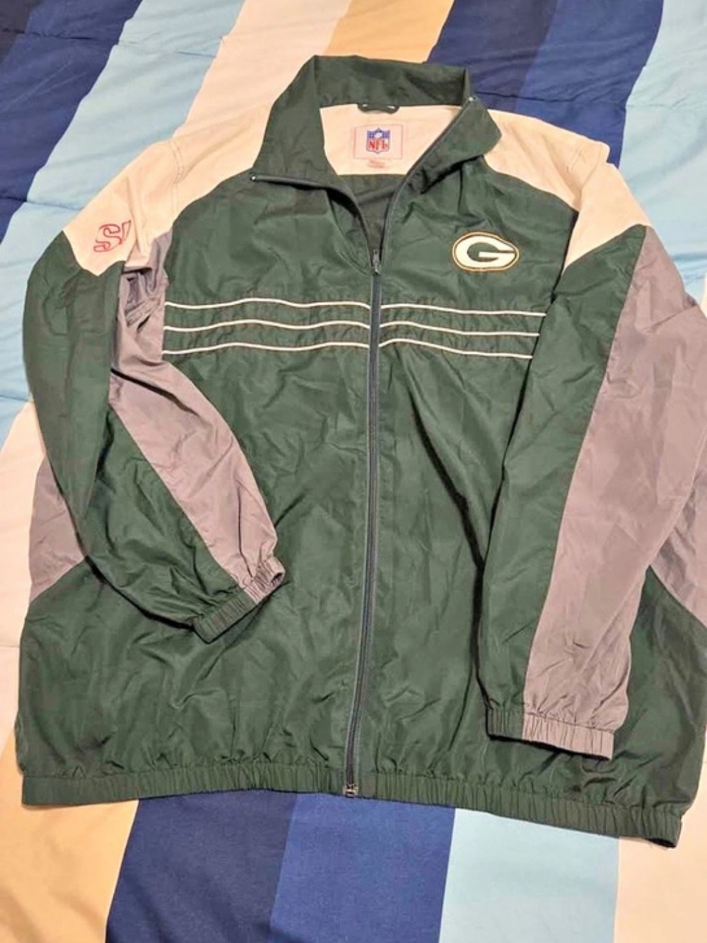 Green Bay Packers NFL jacket Green & Gray Jacket Size XL - Sports Illustrated